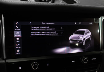 Подержанный автомобиль Porsche Macan 2023 года (20 фото)