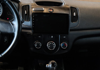 Подержанный автомобиль Kia Cerato Sedan 2010 года (10 фото)