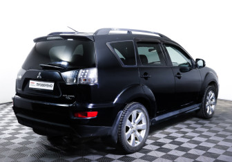 Подержанный автомобиль Mitsubishi Outlander 2011 года (5 фото)