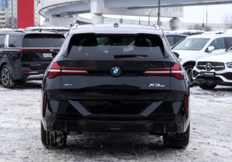 Подержанный автомобиль BMW X3 2025 года (6 фото)