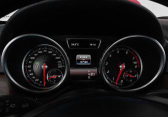 Подержанный автомобиль Mercedes-Benz GLE 2016 года (12 фото)