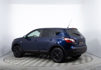 Подержанный автомобиль Nissan Qashqai 2012 года (7 фото)