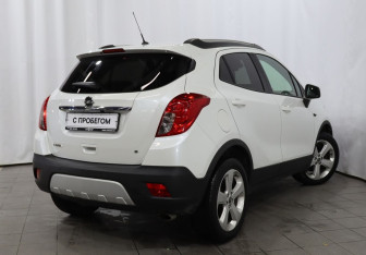 Подержанный автомобиль Opel Mokka 2013 года (4 фото)