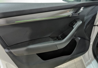 Подержанный автомобиль Skoda Octavia Liftback 2020 года (19 фото)