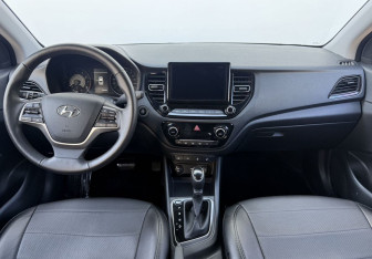 Подержанный автомобиль Hyundai Solaris Sedan 2021 года (12 фото)
