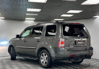 Подержанный автомобиль Honda Pilot 2008 года (22 фото)