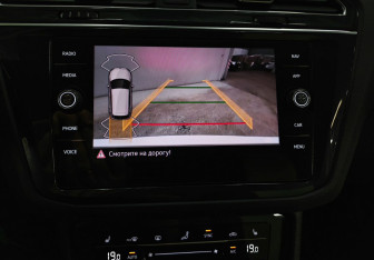 Подержанный автомобиль Volkswagen Tiguan 2021 года (17 фото)