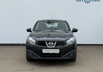 Подержанный автомобиль Nissan Qashqai 2013 года (2 фото)