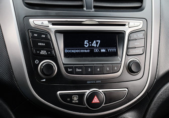 Подержанный автомобиль Hyundai Solaris Hatchback 2013 года (14 фото)