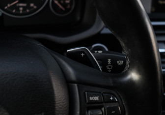 Подержанный автомобиль BMW X4 2015 года (22 фото)