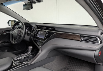Подержанный автомобиль Toyota Camry Sedan 2020 года (15 фото)