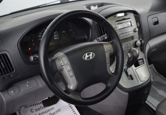 Подержанный автомобиль Hyundai Grand Starex 2010 года (6 фото)
