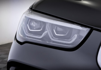 Подержанный автомобиль BMW X1 2022 года (17 фото)