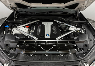 Подержанный автомобиль BMW X5 2020 года (23 фото)