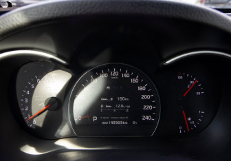 Подержанный автомобиль Kia Sorento 2016 года (9 фото)