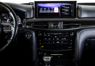 Подержанный автомобиль Lexus LX 2015 года (16 фото)