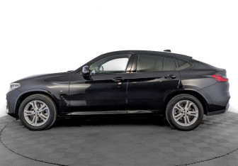 Подержанный автомобиль BMW X4 2020 года (8 фото)