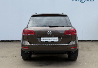 Подержанный автомобиль Volkswagen Touareg 2013 года (6 фото)