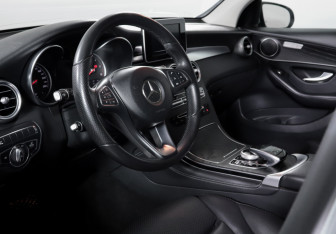 Подержанный автомобиль Mercedes-Benz GLC Coupe 2018 года (14 фото)