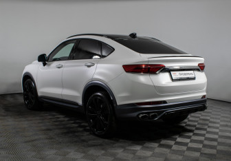 Подержанный автомобиль Geely Tugella 2022 года (7 фото)