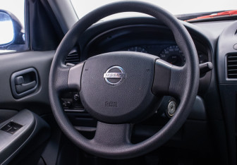 Подержанный автомобиль Nissan Almera Classic 2007 года (15 фото)