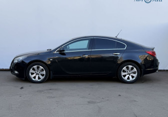 Подержанный автомобиль Opel Insignia Sedan 2010 года (8 фото)