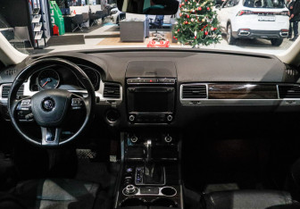Подержанный автомобиль Volkswagen Touareg 2016 года (5 фото)