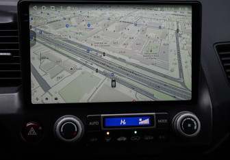 Подержанный автомобиль Honda Civic Sedan 2007 года (13 фото)