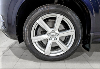 Подержанный автомобиль Volvo XC90 2018 года (17 фото)