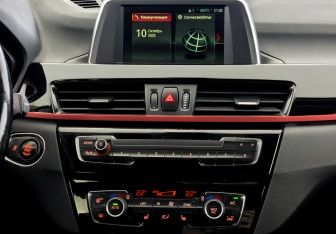 Подержанный автомобиль BMW X1 2017 года (15 фото)