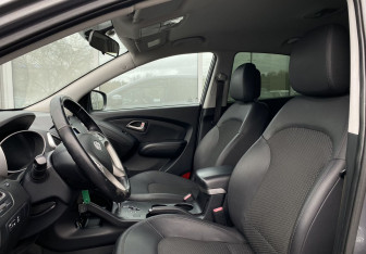 Подержанный автомобиль Hyundai ix35 2012 года (17 фото)