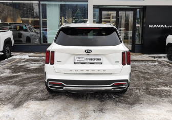Подержанный автомобиль Kia Sorento 2020 года (6 фото)