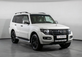 Подержанный автомобиль Mitsubishi Pajero 2020 года (3 фото)