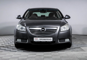 Подержанный автомобиль Opel Insignia Sedan 2010 года (2 фото)