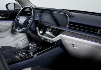 Подержанный автомобиль Hongqi HS5 2023 года (9 фото)