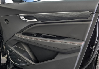 Подержанный автомобиль Geely Tugella 2024 года (25 фото)