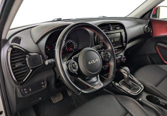Подержанный автомобиль Kia Soul 2022 года (16 фото)