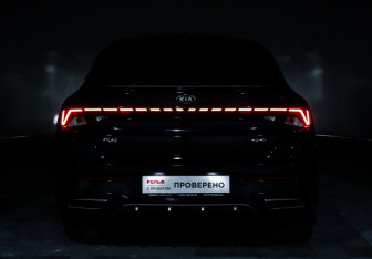 Подержанный автомобиль Kia K5 2021 года (18 фото)