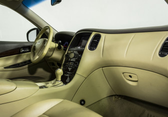 Подержанный автомобиль Infiniti EX 2009 года (9 фото)