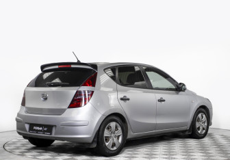 Подержанный автомобиль Hyundai i30 Hatchback 2010 года (5 фото)