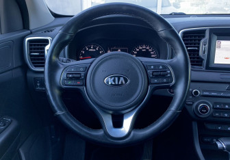 Подержанный автомобиль Kia Sportage 2017 года (18 фото)