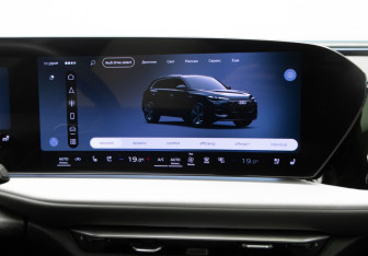Подержанный автомобиль Audi Q5 2025 года (23 фото)
