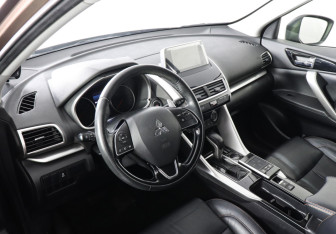 Подержанный автомобиль Mitsubishi Eclipse Cross 2018 года (9 фото)