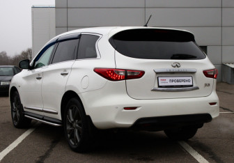 Подержанный автомобиль Infiniti JX 2013 года (7 фото)