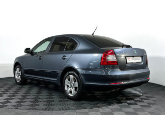 Подержанный автомобиль Skoda Octavia Liftback 2013 года (7 фото)