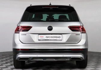 Подержанный автомобиль Volkswagen Tiguan 2020 года (6 фото)
