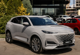 Подержанный автомобиль Changan UNI-K 2023 года (2 фото)