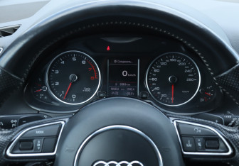 Подержанный автомобиль Audi Q5 2012 года (11 фото)