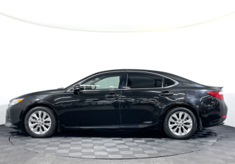 Подержанный автомобиль Lexus ES 2013 года (8 фото)