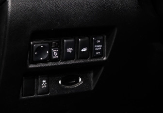 Подержанный автомобиль Infiniti QX70 2014 года (16 фото)
